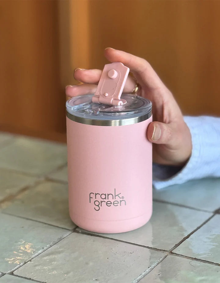 A Gift Set featuring two signature frank green products! Contains a 12oz/355ml Ceramic Reusable Cup and a 34oz/1,000ml Ceramic Reusable Bottle.