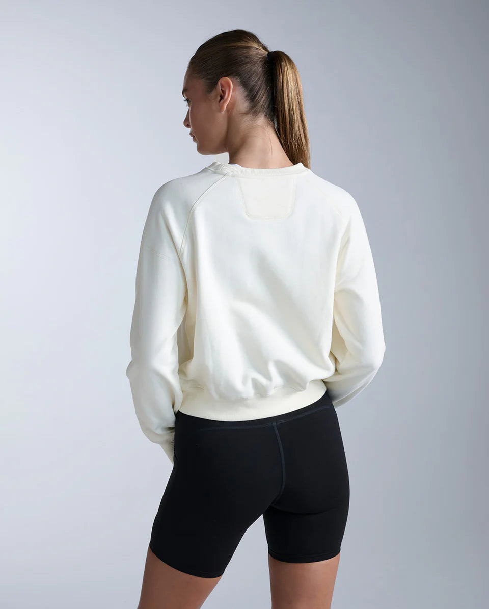 Heavyweight brushed organic cotton fleece
Hypoallergenic for sensitive skin
Naturally breathable and odour-resistant
Ribbed neck and side panel detailing
Ribbed thumbhole cuffs trap heat