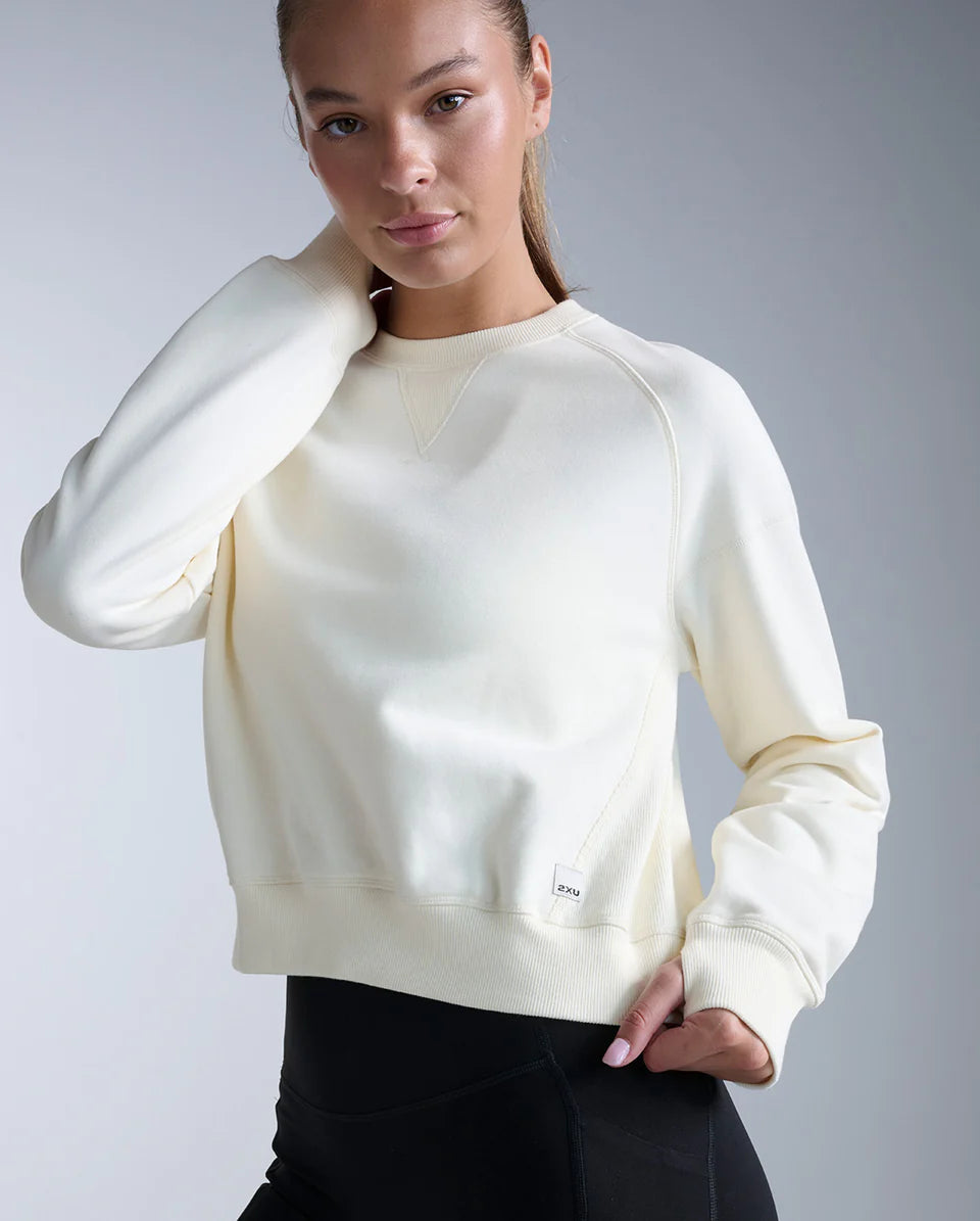 Heavyweight brushed organic cotton fleece
Hypoallergenic for sensitive skin
Naturally breathable and odour-resistant
Ribbed neck and side panel detailing
Ribbed thumbhole cuffs trap heat