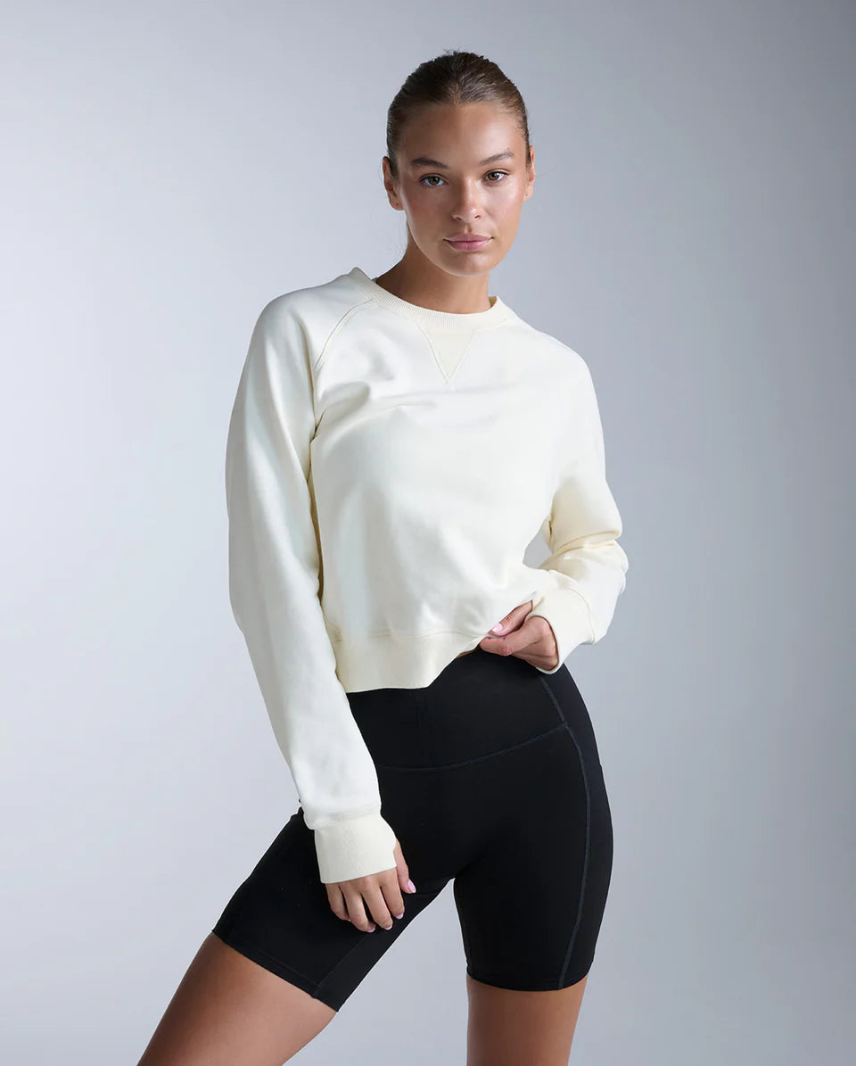 Heavyweight brushed organic cotton fleece
Hypoallergenic for sensitive skin
Naturally breathable and odour-resistant
Ribbed neck and side panel detailing
Ribbed thumbhole cuffs trap heat