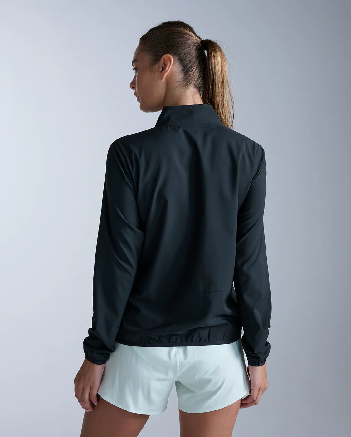 Don't wait for clear skies, the Aero Jacket keeps you moving with lightweight coverage that withstands the rain, and runs with you from first light to last.