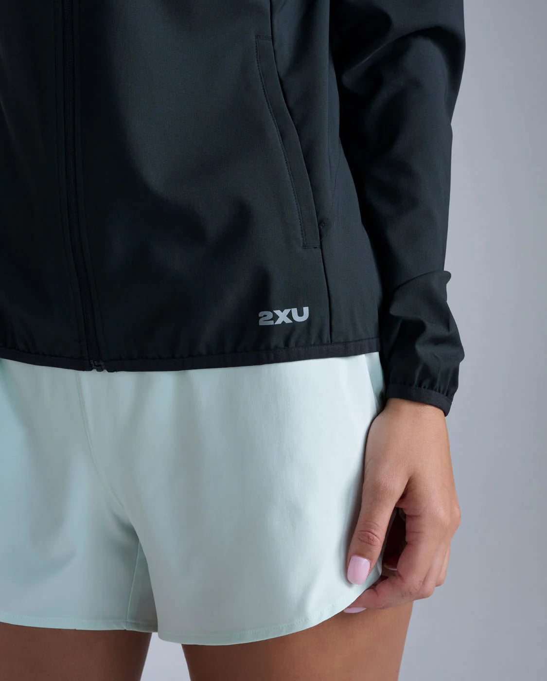 Don't wait for clear skies, the Aero Jacket keeps you moving with lightweight coverage that withstands the rain, and runs with you from first light to last.