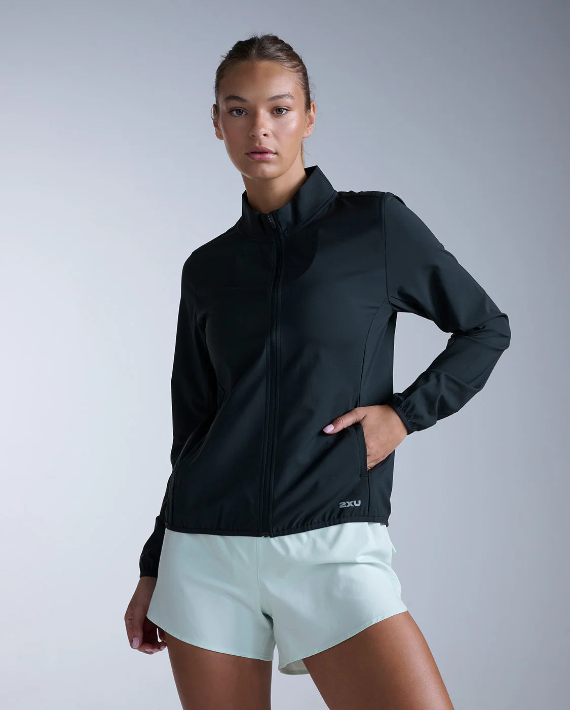 Don't wait for clear skies, the Aero Jacket keeps you moving with lightweight coverage that withstands the rain, and runs with you from first light to last.