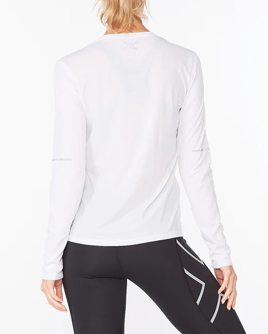 With X-VENT fabric technology, the Aero Long Sleeve combines a double-knit sweat-wicking body and lightweight breathable mesh back to keep you dry and cool so you can perform in comfort