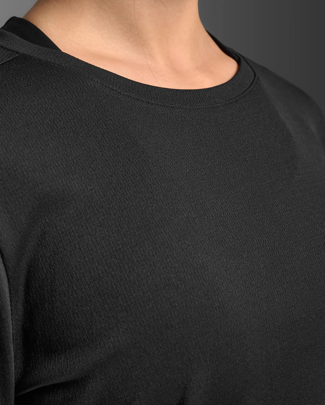 Combining a double-knit sweat-wicking body and a lightweight breathable mesh back, the Aero Mesh Long Sleeve keeps you fresh and cool so you can perform in comfort.