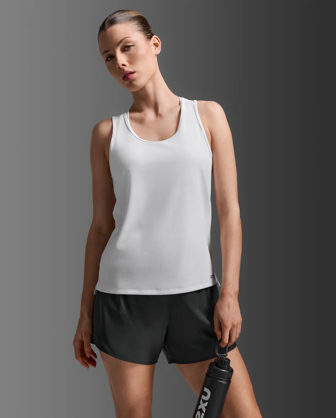 Combining a double-knit sweat-wicking body and a lightweight breathable mesh back, the Aero Mesh Singlet keeps you fresh and cool so you can perform in comfort.