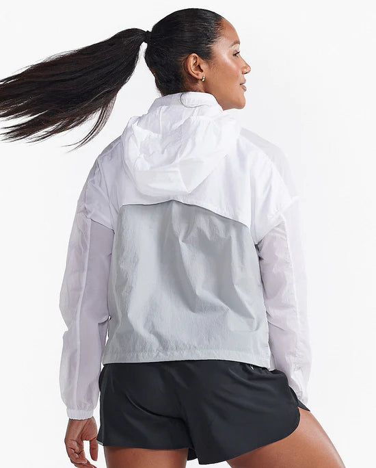 Made from a semi-translucent lightweight, paper-touch ripstop, the Aero Windbreaker is water-resistant, packable and ready-to-layer for a perfect blend of style and function. Model Measurements: Height: 172 cm, Bust: 80 cm, Waist: 66 cm, Hips: 81 cm. Model wears a small