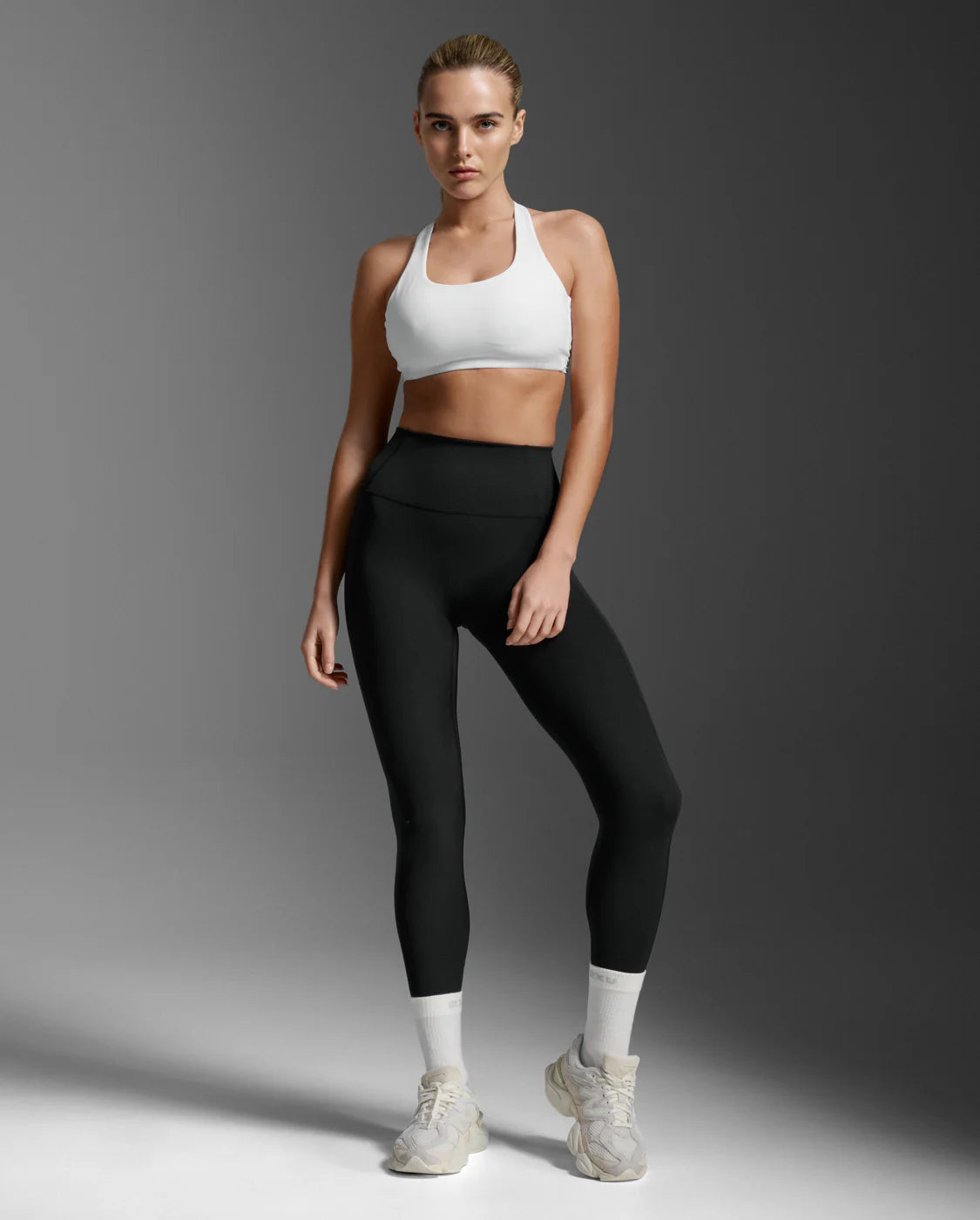 Ultra-smooth nylon 6.6 interlock fabric
Squat-proof stretch that helps lift and shape
Figure-flattering hi-rise waistband and V-back shaping
4-way stretch for max movement
Hidden drop-in back pocket