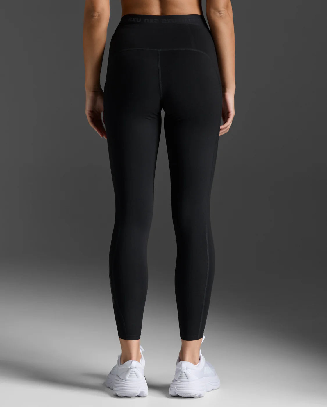 Featuring a luxe matte finish, soft touch and a seamless front panel to leave you feeling sculpted and smooth, the Form Stash Hi-Rise Compression Tights, have multiple pocketing options that will literally hold your whole life for a day on the move.