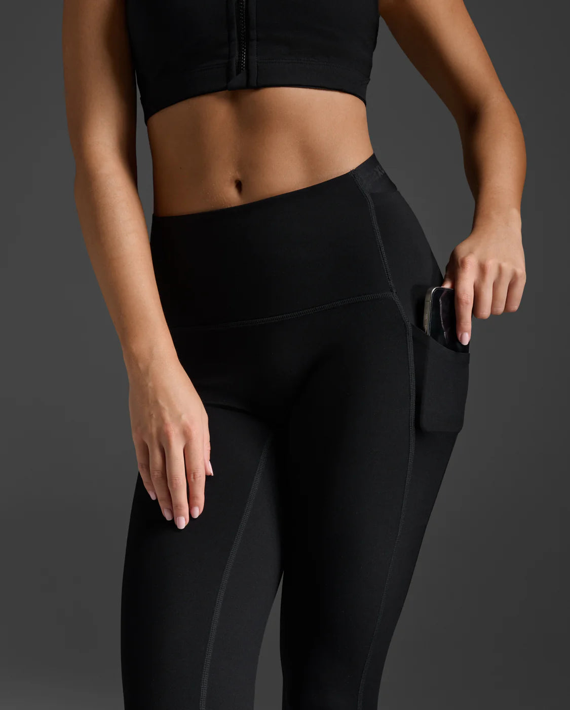 Featuring a luxe matte finish, soft touch and a seamless front panel to leave you feeling sculpted and smooth, the Form Stash Hi-Rise Compression Tights, have multiple pocketing options that will literally hold your whole life for a day on the move.