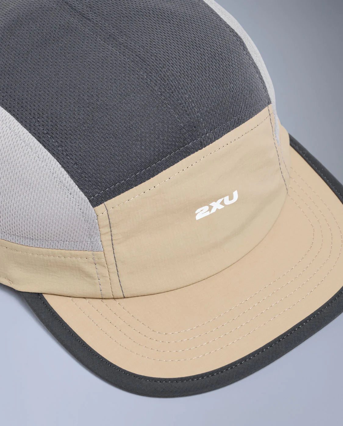 Smaller look, same performance. The Light Speed Small Cap delivers a light feel and lower profile, with fast-drying mesh and a flexible brim that packs down without losing shape.