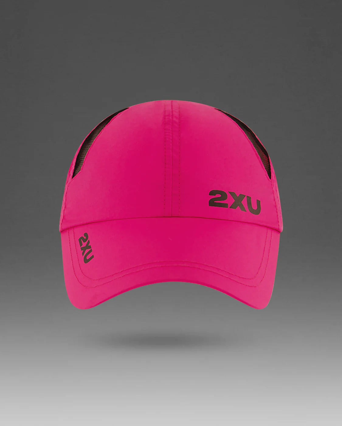 Constructed from a lightweight, fast drying fabric, the 2XU Run Cap, has you covered in all conditions.