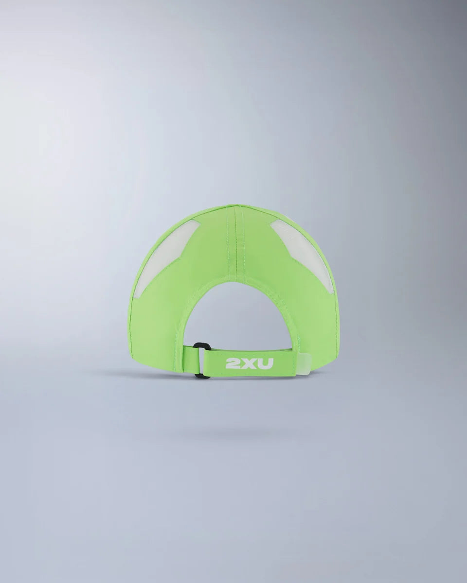 Lightweight 6-panel run cap
Semi-curved brim
Moisture wicking sweatband
2XU logo on front panel and brim
Mesh ventilation panels
Adjustable velcro closure with silicon tab
2XU logo on velcro closure