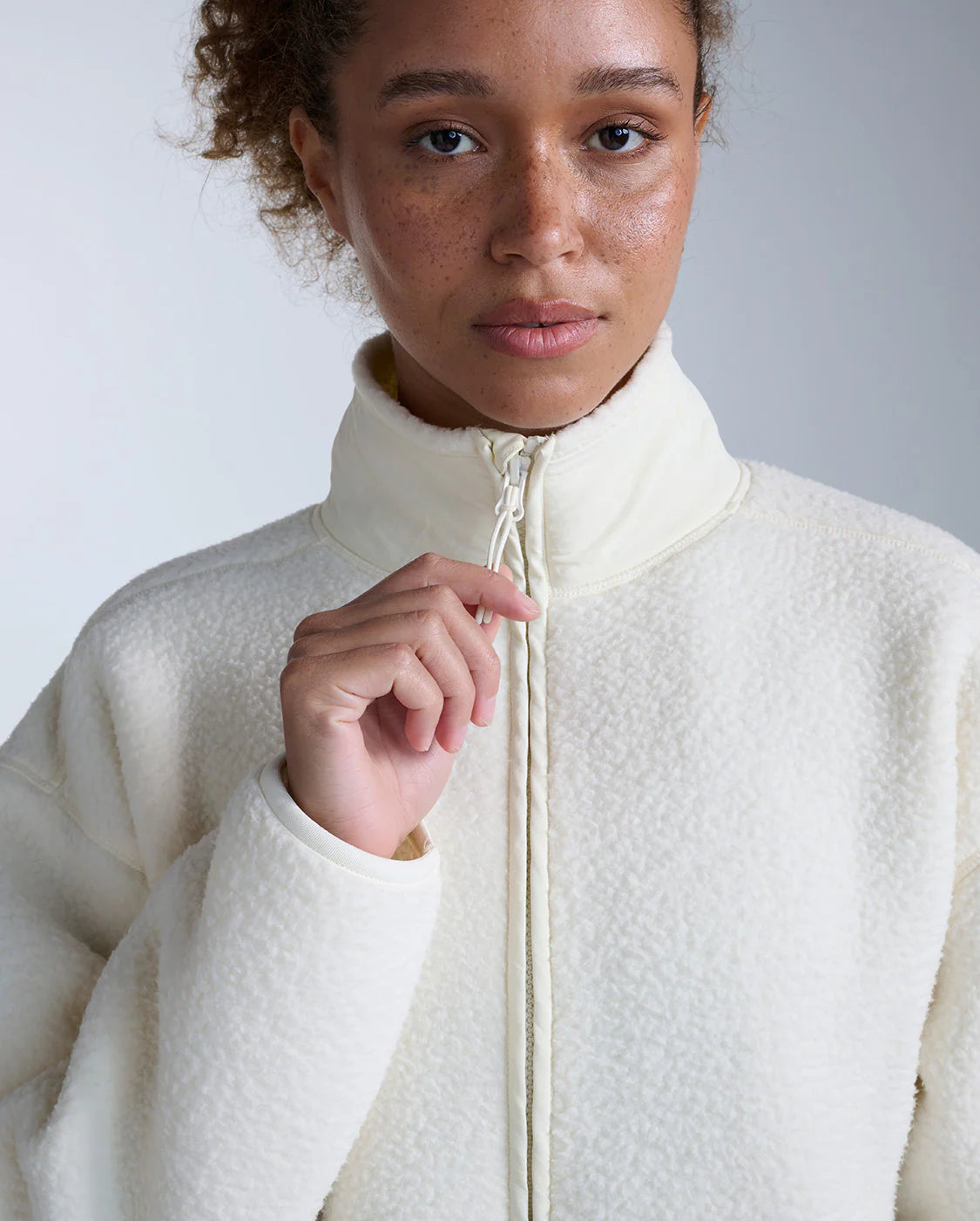 Suit up with this ultra soft Sherpa Fleece Full Zip Jacket, the recycled fleece with spliced woven panelling for movement, helps hold warm air in while letting moisture escape keeping you dry and comfortable during your daily adventures.