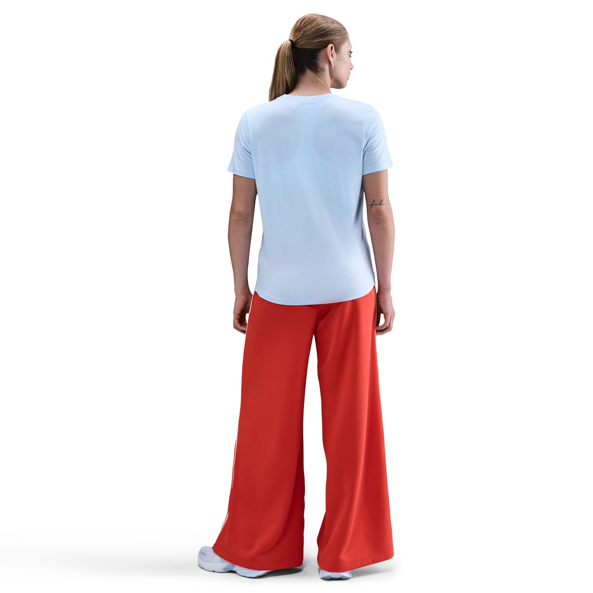 Woman wearing a light blue t-shirt