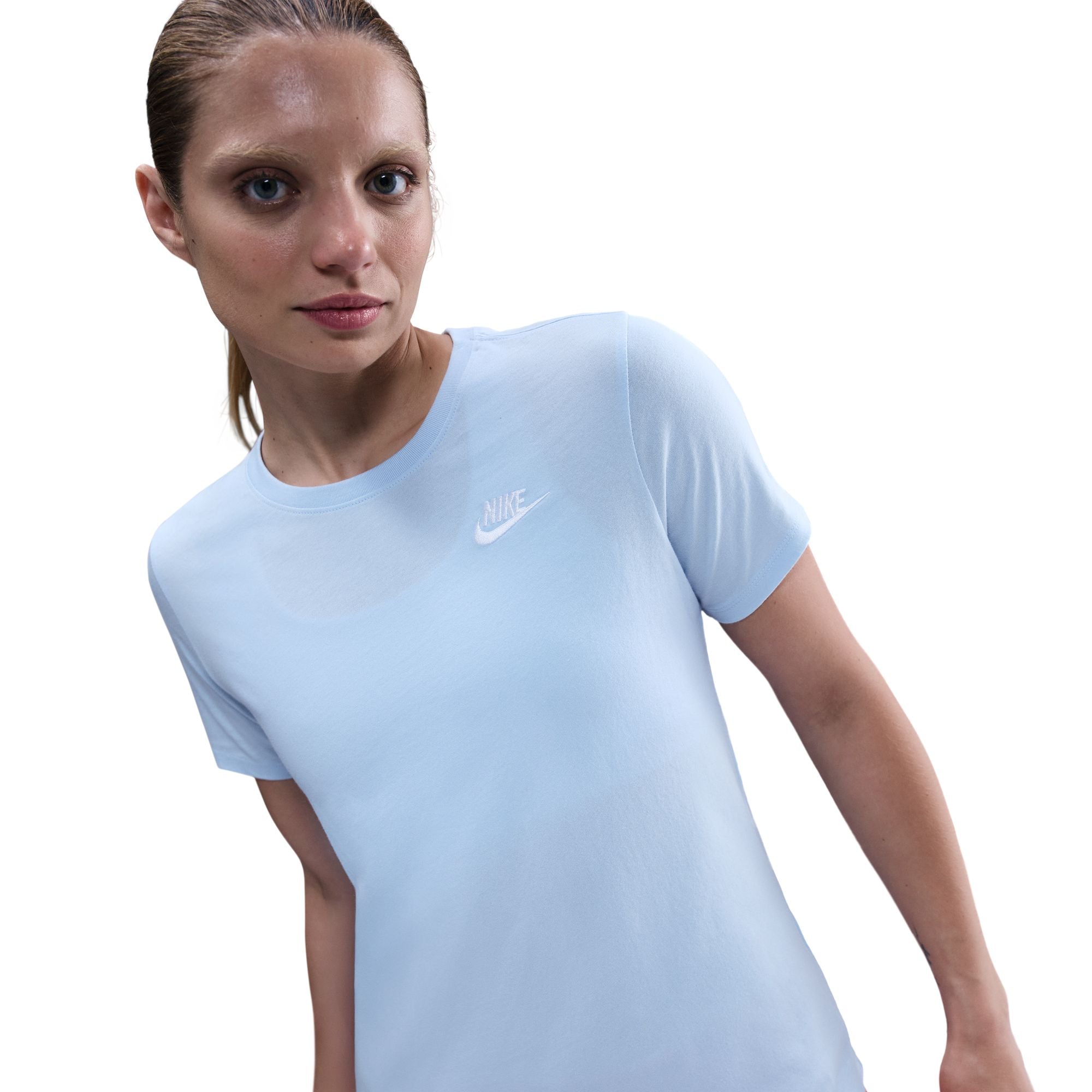 Nike Sportswear Club Essentials
Women's T-Shirt