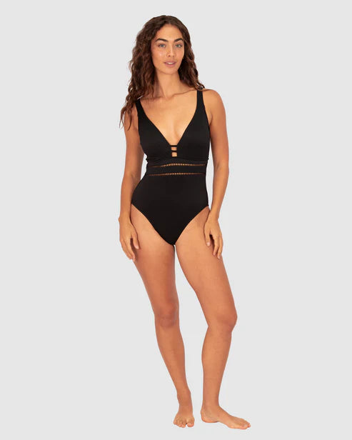 Flattering Plunge neckline
Ladder lace detail
Dipped back
Underwire support
Removable Cups
Adjustable and convertible straps for fit versatility
Fabric: Textural (luxury)
Fabric: 85% Polyamide 15% Elastane
Fabric: Developed in Spain
Designed in Australia