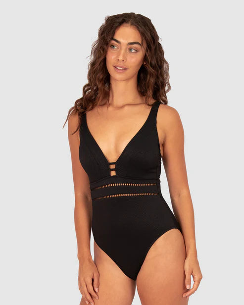 Flattering Plunge neckline
Ladder lace detail
Dipped back
Underwire support
Removable Cups
Adjustable and convertible straps for fit versatility
Fabric: Textural (luxury)
Fabric: 85% Polyamide 15% Elastane
Fabric: Developed in Spain
Designed in Australia