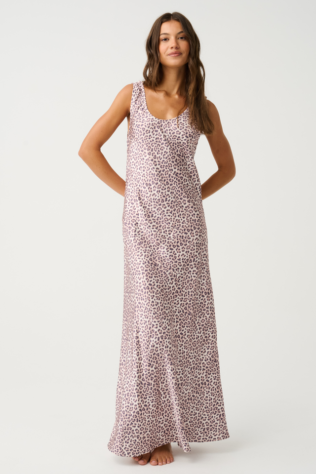 Scoop neck, maxi length slip dress
Sleeveless tank shape bodice
Darts for subtle shaping
Cartel & Willow exclusive micro leopard print
100% Polyester fabric