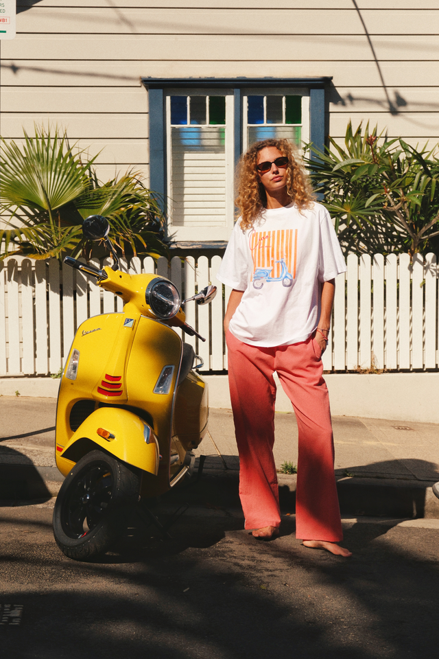 Boxy-fit T-Shirt
Short Sleeve
Straight hemline
Ciao For Now graphic on the front