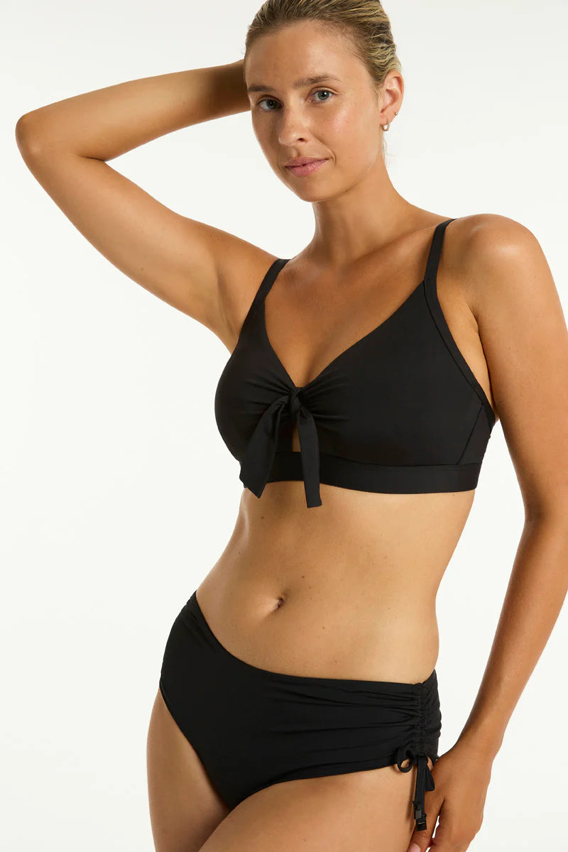 Mid rise waist
Adjustable side seam drawstring ties
Moderate bottom coverage
Powermesh lining for front & back support