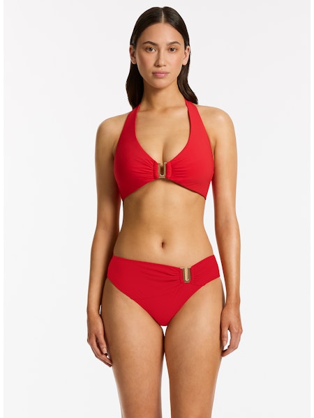 Matte fabric base
Mid rise, regular coverage pant
Regular leg, regular back coverage
Trim detail
Supportive fabric that smooths and contours
Fabric: 68% Nylon, 32% Elastane/ Lining: 82% Recycled Nylon, 18% Elastane