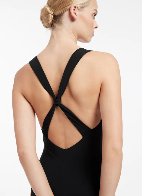 Infinity Moulded Cup Cross Back For Extra Support Front Gathers Regular Legline To Flatter The Leg Regular Pant Coverage Fabric: 68% Nylon, 32% Elastane/ Lining: 82% Recycled Nylon, 18% Elastane