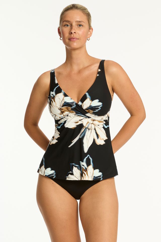 Singlet top only
Best suited for cups A-DD
Fixed soft cup support
Adjustable & convertible straps - adjust for comfort & to ensure the perfect fit