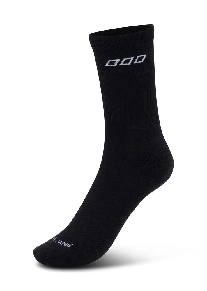 From weekend to workout, these quarter crew socks a the perfect addition to every active look. Engineered for performance, these socks feature ribbed arch support and cushioned soles to ensure you stay comfortable and supported no matter the workout. Made from our breathable cotton blend yarn, these socks are designed in a versatile, quarter-crew length.