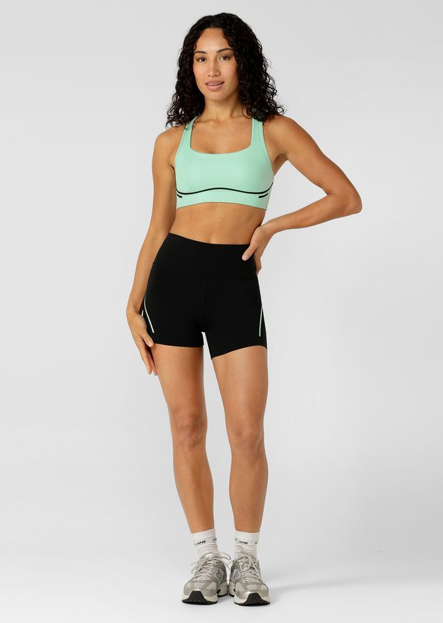 Compressive Underbust Band with Back Adjustability provides High Support
Racerback Design that Clears the shoulder blades for Unrestricted movement
Hidden Bounce Resistant Lining
Open Back Design with Mesh Panelling for Added Ventilation
Form Flattering Contrast Design Lines that Contour Your Curves