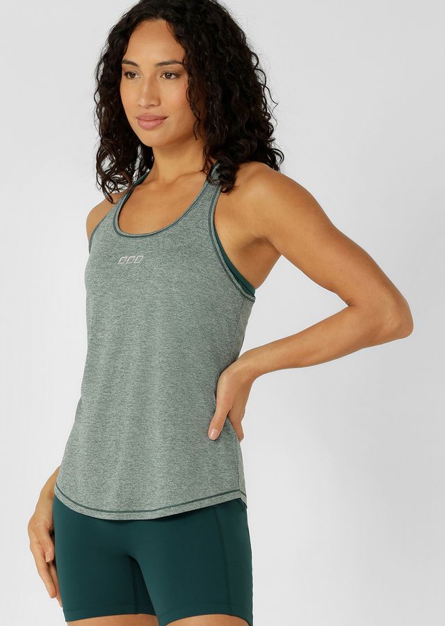 Lightweight Layering Active Essential
Relaxed Longline Fit with Flattering Curved Hem
Racerback Design
Quick Drying Active Fabrication
Reflective Iconic Logo for Night Time Visibility