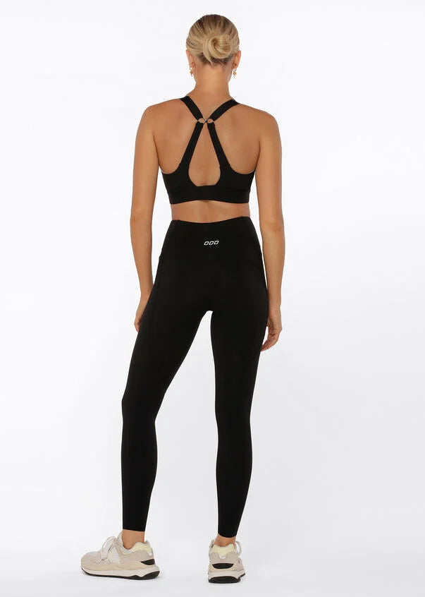 The Amy Phone Pocket Tech Leggings are a must-have wardrobe staple. A new take on a classic, these Nothing 2 See Here™ leggings feature Active Core Stability™ for a sculpting, supportive fit and side phone pockets for hands free movement. Pair with the Amy Sports Bra and Amy Active Tank for a matching set!