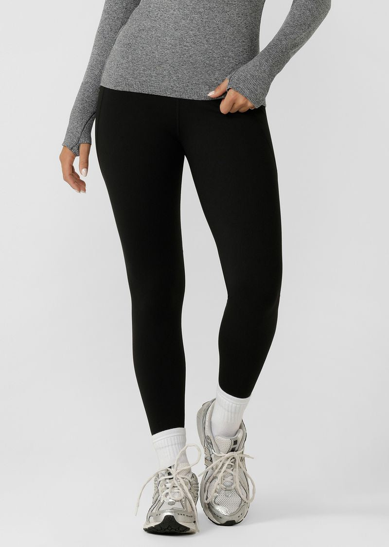 Ultra Amy Thermal tech Ankle Biter Leggings - Black