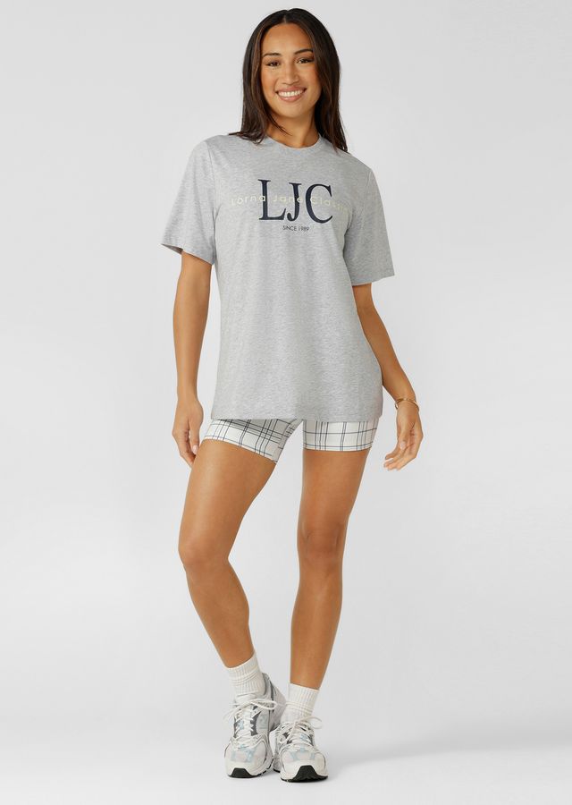 Versatile Active Living Wardrobe Essential
Relaxed Fit
Versatile Logo Print
Breathable Lightweight Cotton Blend Fabric
Classic Crew Rib Neckline