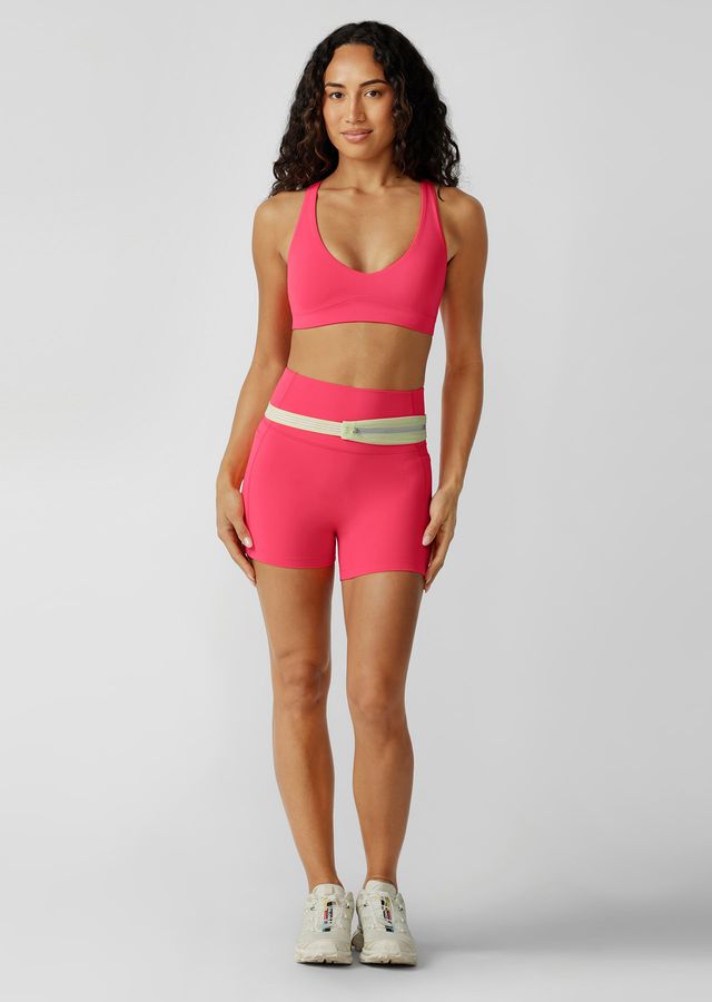 High Rise Soft Fold Waistband for Unrestricted Movement
Side Pockets to Stash your Essentials
10cm Inseam
No Front Seam for Added Comfort
Iconic Logo