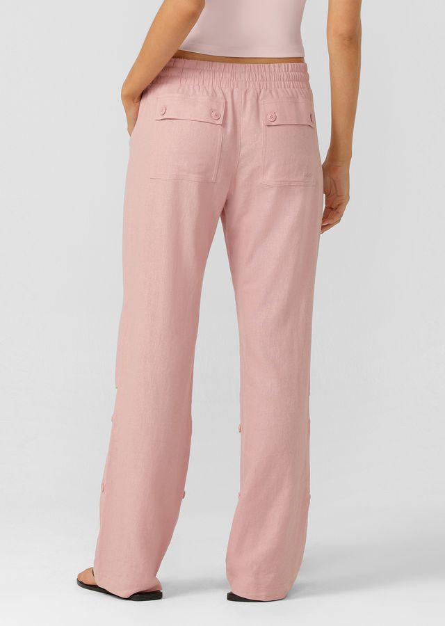 Premium Lightweight Linen Layering Piece
Multi Pocket Flashdance Design
Mid to Low Rise Waistband
Elastic Waistband with Drawcord Adjustability
Same Fit as the LJ Iconic Flashdance Pants