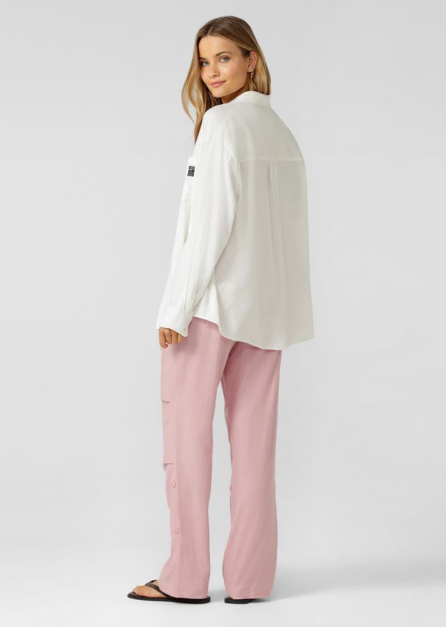 Premium Lightweight Linen Layering Piece
Multi Pocket Flashdance Design
Mid to Low Rise Waistband
Elastic Waistband with Drawcord Adjustability
Same Fit as the LJ Iconic Flashdance Pants