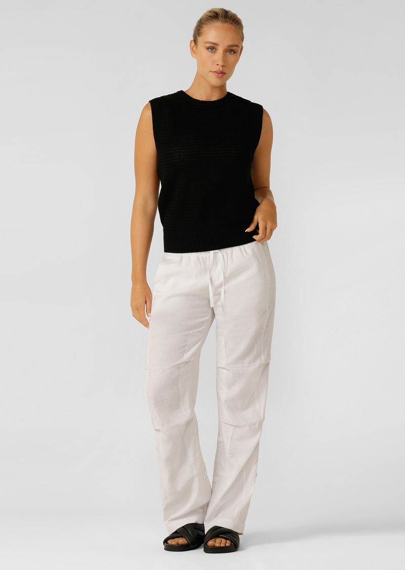 Premium Lightweight Linen Layering Piece
Multi Pocket Flashdance Design
Mid to Low Rise Waistband
Elastic Waistband with Drawcord Adjustability
Same Fit as our Iconic Flashdance Pants