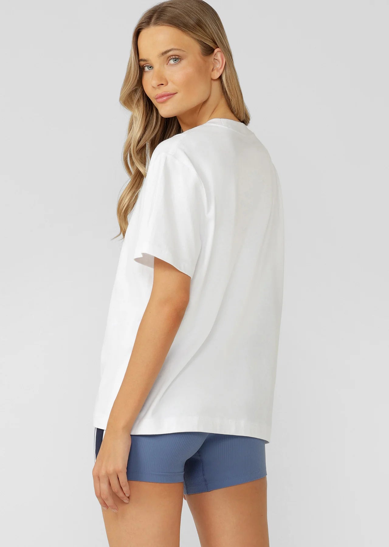 Versatile Active Living Wardrobe Essential
Classic Oversized Fit
Premium Breathable Cotton Fabric
Classic Ribbed Crew Neckline
Limited Edition Logo Embroidery