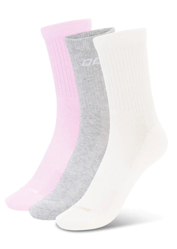 Engineered for performance, these socks feature ribbed arch support and cushioned soles to ensure you stay comfortable and supported no matter the workout.