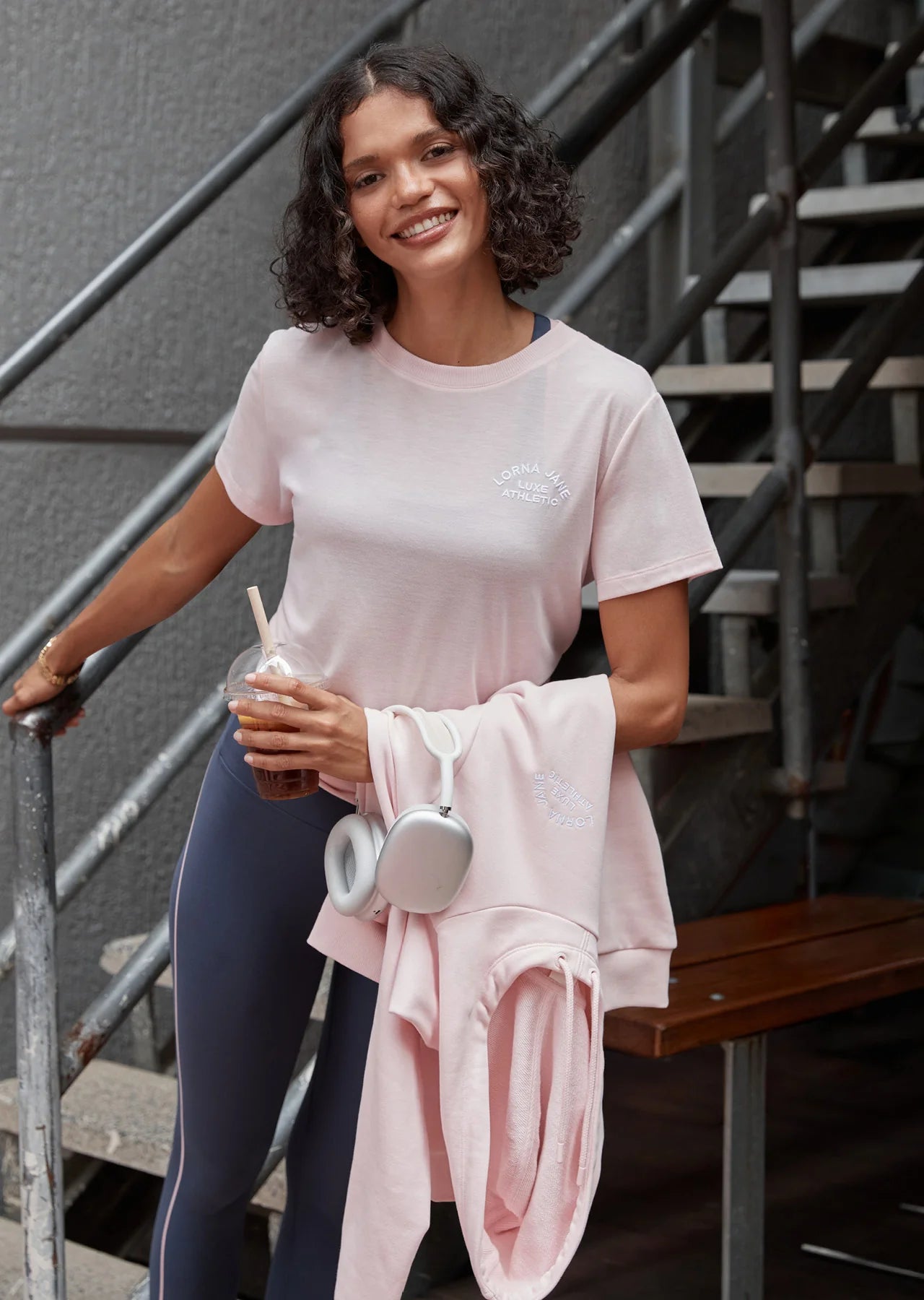 Lightweight Layering Wardrobe Essential
Classic Long Line Silhouette
Heritage Embroidered Logo