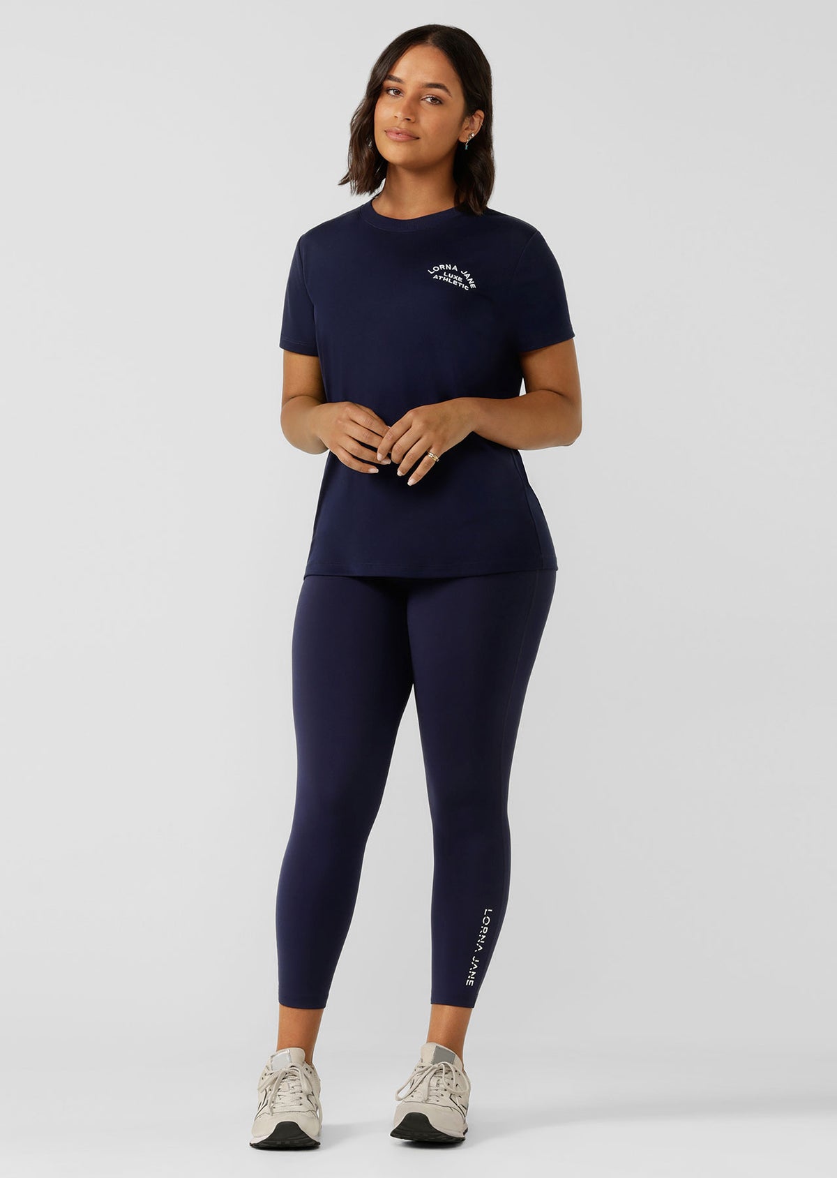 Lightweight Layering Wardrobe Essential
Classic Long Line Silhouette
Heritage Embroidered Logo