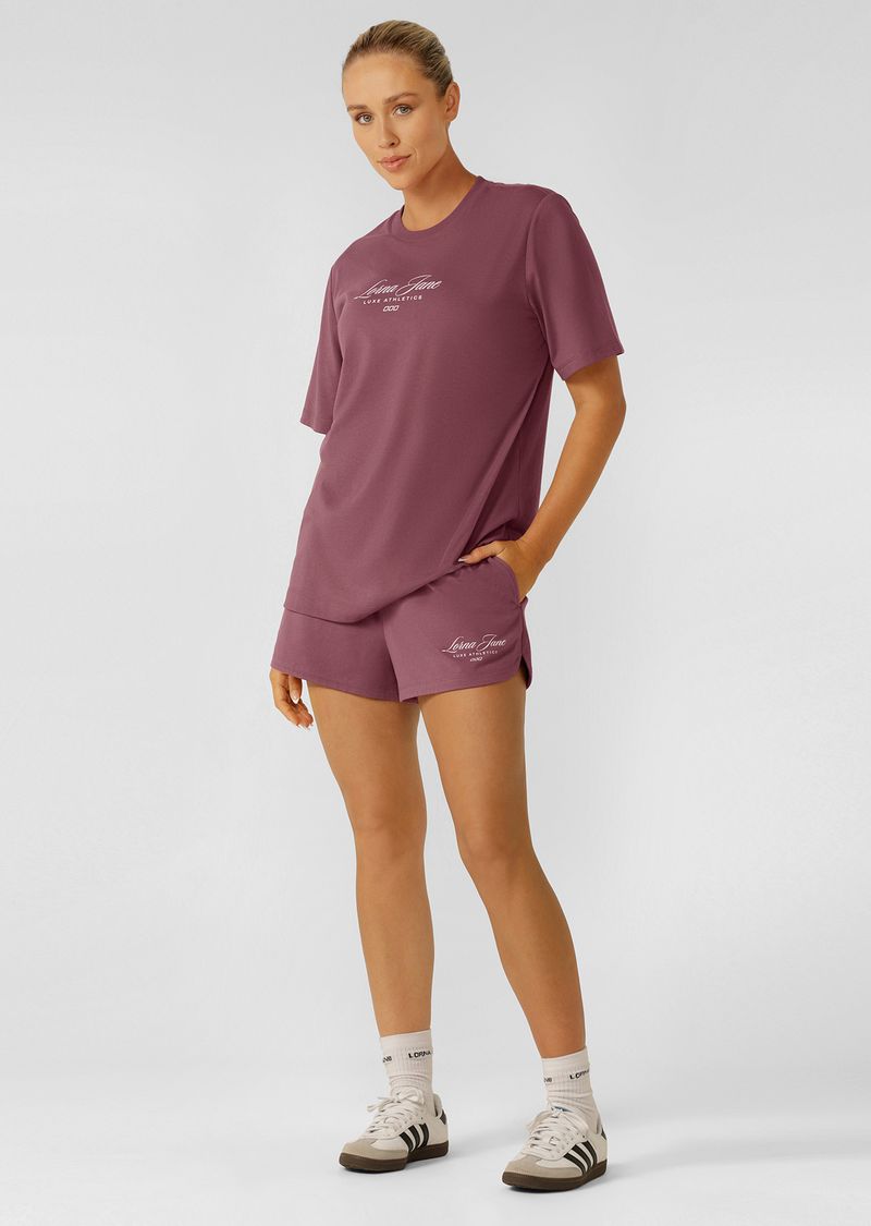 Versatile Active Living Wardrobe Essential
Flattering Relaxed Fit Silhouette
Elastic Waistband with Drawcord Adjustability
Side Pockets to Stash Your Essentials
Subtle Logo Print