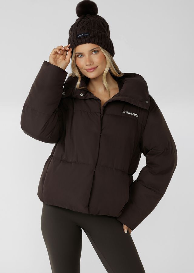 Athletic Fit with High Neckline to Keep You Warm
Cruelty-Free Plant-Based Sorona Filling (Warmer than Standard Poly-Fill)
Concealed Full Zip Closure with Press Stud Placket to Moderate Your Temperature
Fleece Lined Hand Pockets to Stash your Essentials
Concealed Toggles at Waist to Customi