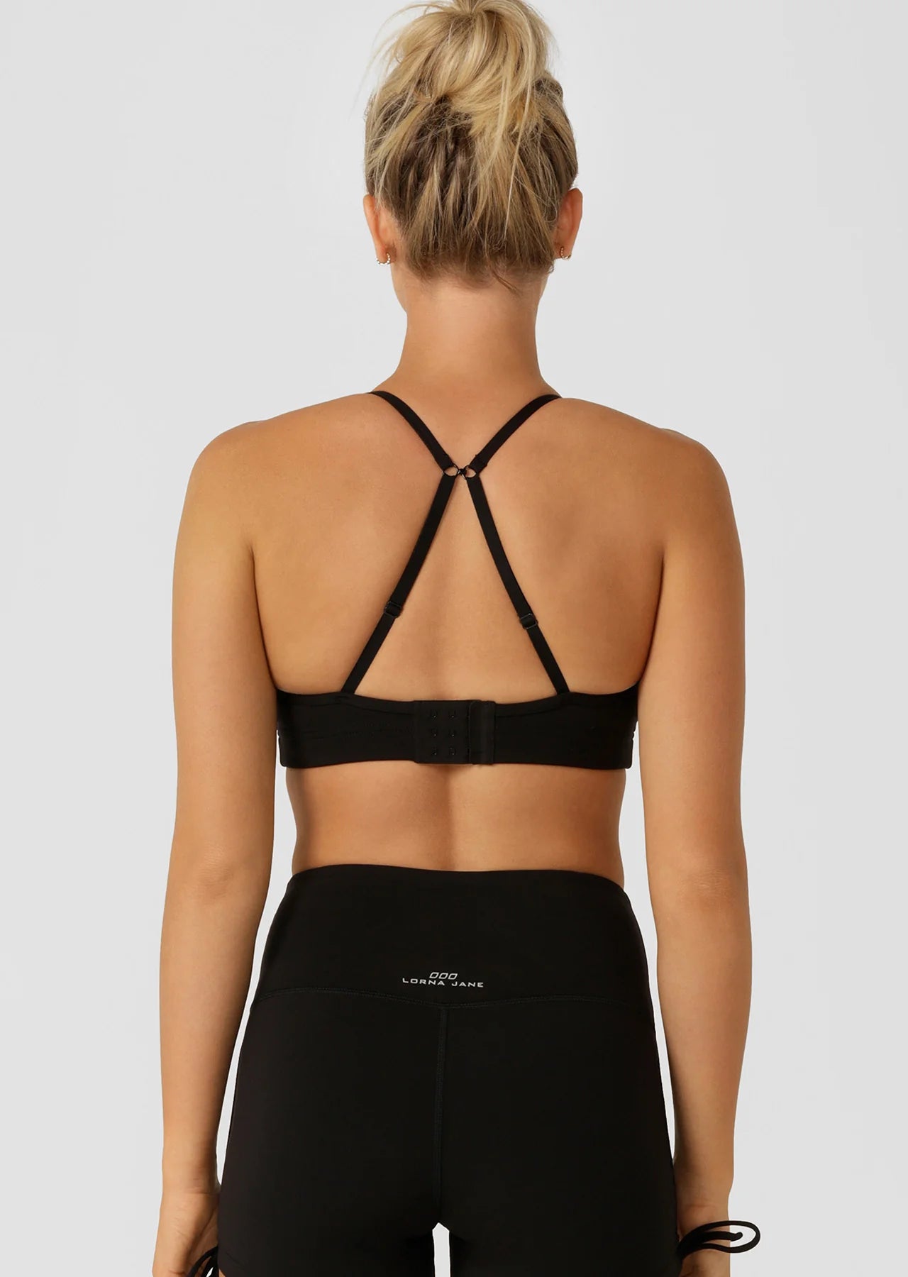 High Support
Adjustable and convertible straps with underbust adjustability
Clasp Back
Removable Padding
