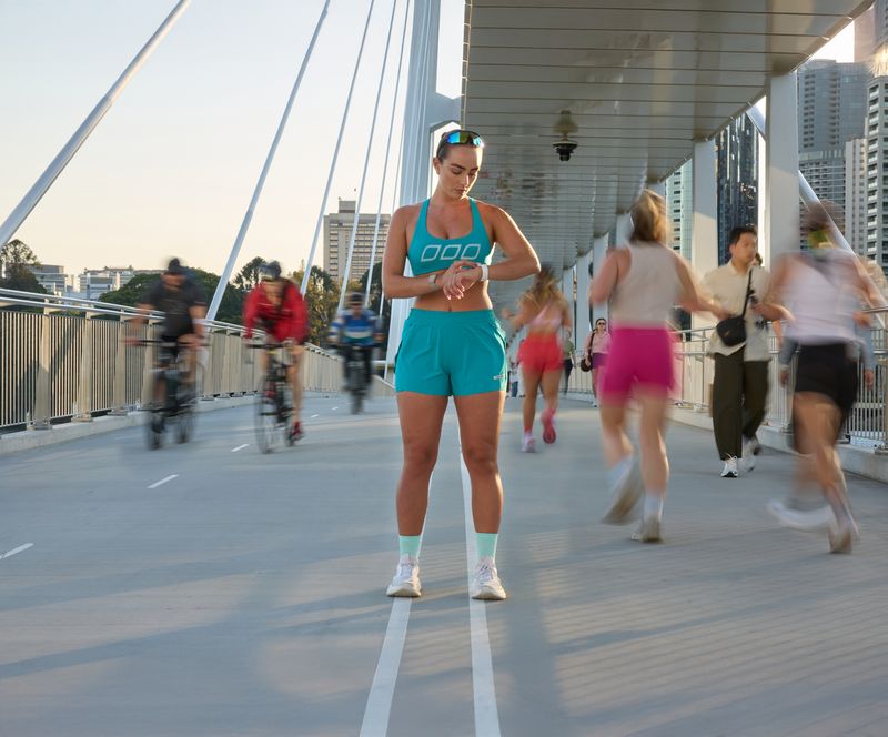 Support Cross Back Straps and Adjustable Underbust Band provides High Support
Keyhole Back Design for Added Ventilation
Hidden Bounce Resistant Lining
Form Flattering Curved Underbust Silhouette
Iconic Logo