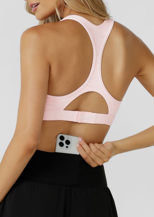 Supportive Racerback Silhouette that Clears the Shoulder Blades Provides High Support
Clasp Back Adjustability for the Perfect Fit
Limited Edition Logo print
Form Flattering Scoop Neckline
Back Keyhole Design for Added Ventilation Where you Need it Most