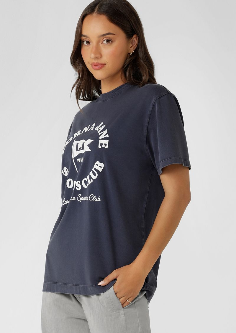 Classic Fit- Just like our LJ Basics T-Shirt
Limited Edition Vintage Inspired Crackle Logo Print
Classic Rib Crew Neckline
Premium Vintage Wash Effect Unique to Each Style
Premium Soft Cotton Jersey Fabrication