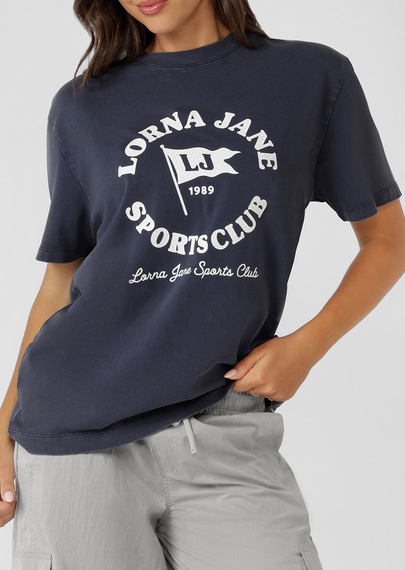 Classic Fit- Just like our LJ Basics T-Shirt
Limited Edition Vintage Inspired Crackle Logo Print
Classic Rib Crew Neckline
Premium Vintage Wash Effect Unique to Each Style
Premium Soft Cotton Jersey Fabrication