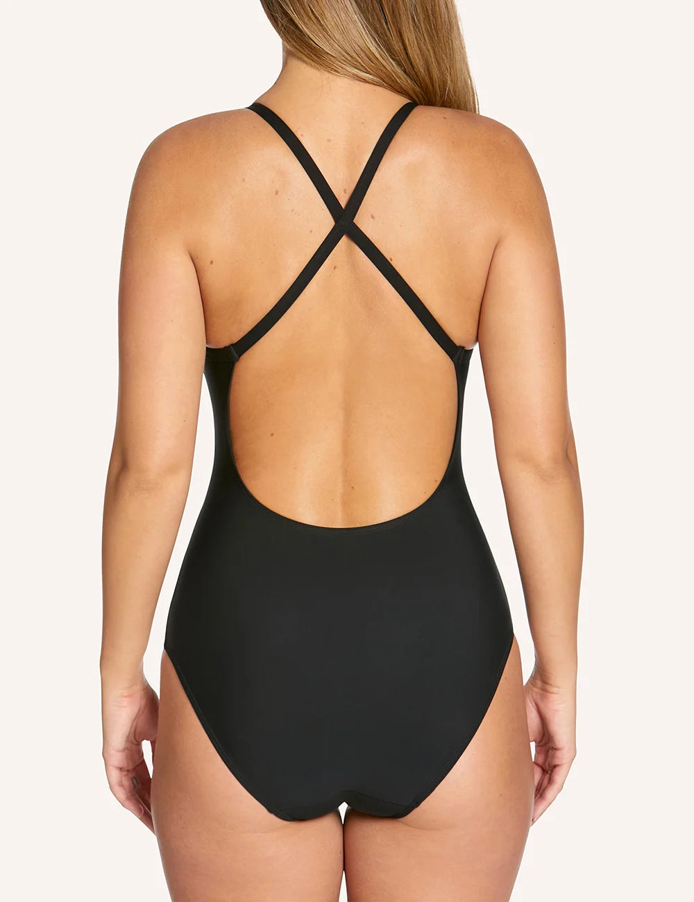 Just like Love Luna's regular period undies, these bathers feature our trusted 4 clever layers of perfect protection & special water-repellent fabric , both designed to keep your period safely locked away both in and out of the water.
Introducing the Squad Suit! Perfect for any kind of swimming, but specifically designed for swim training with a wide open back and cross over straps, giving maximum movement of the back and shoulders in the water.